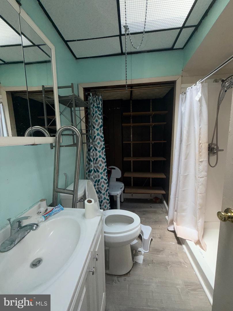 1806 72nd Ave Property Photo 12