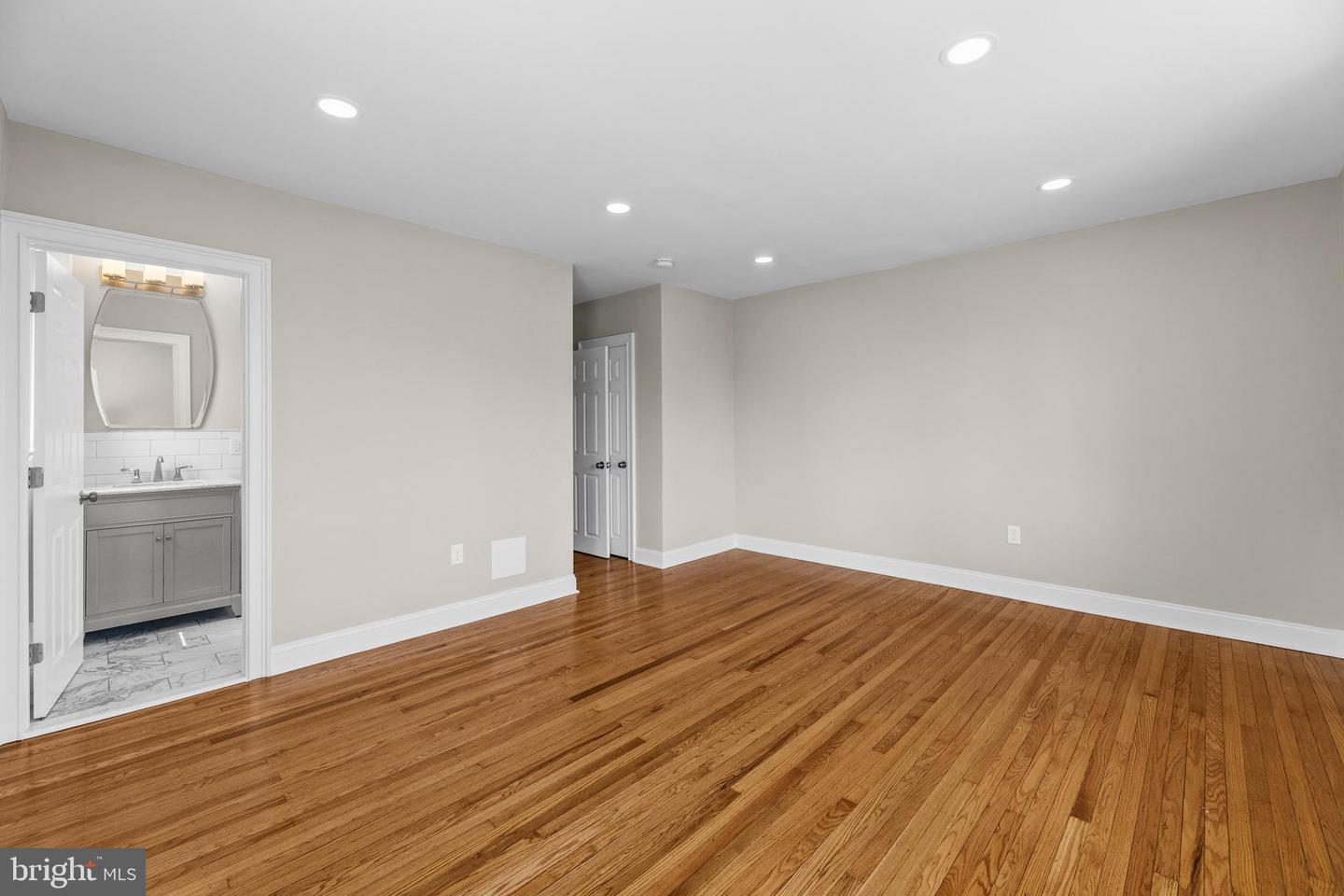1023 E Haines St Property Photo 16