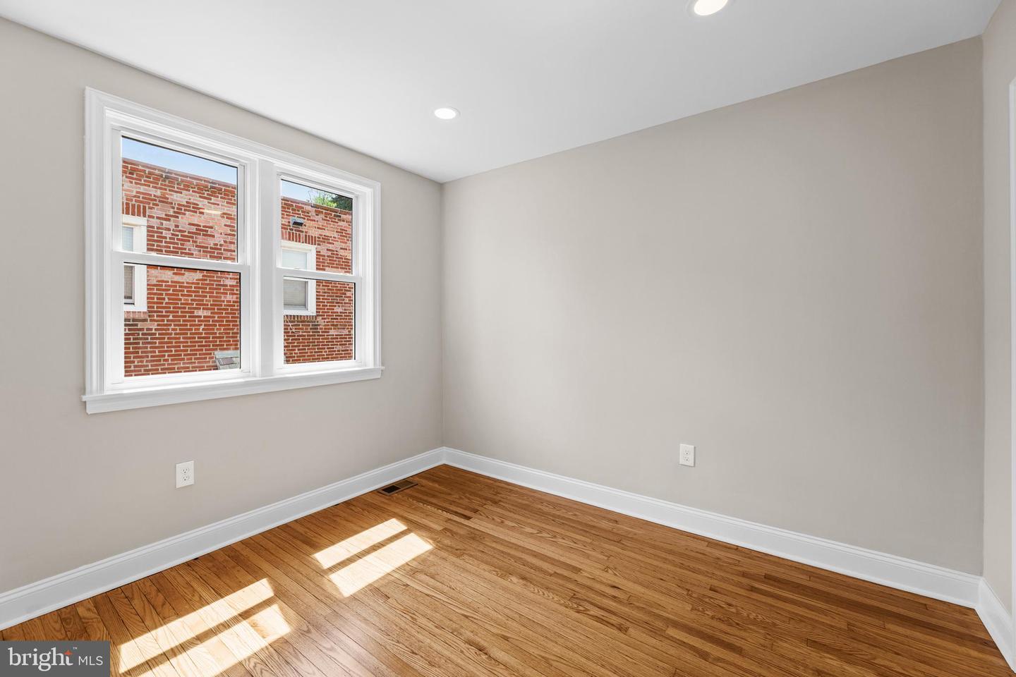 1023 E Haines St Property Photo 23