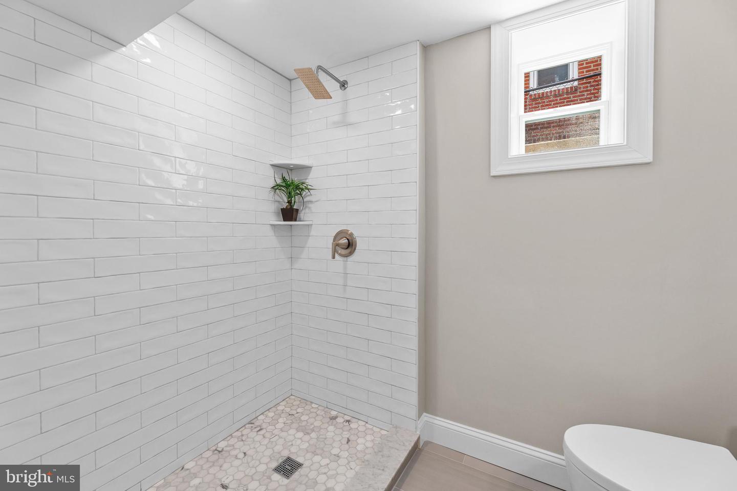 1023 E Haines St Property Photo 25