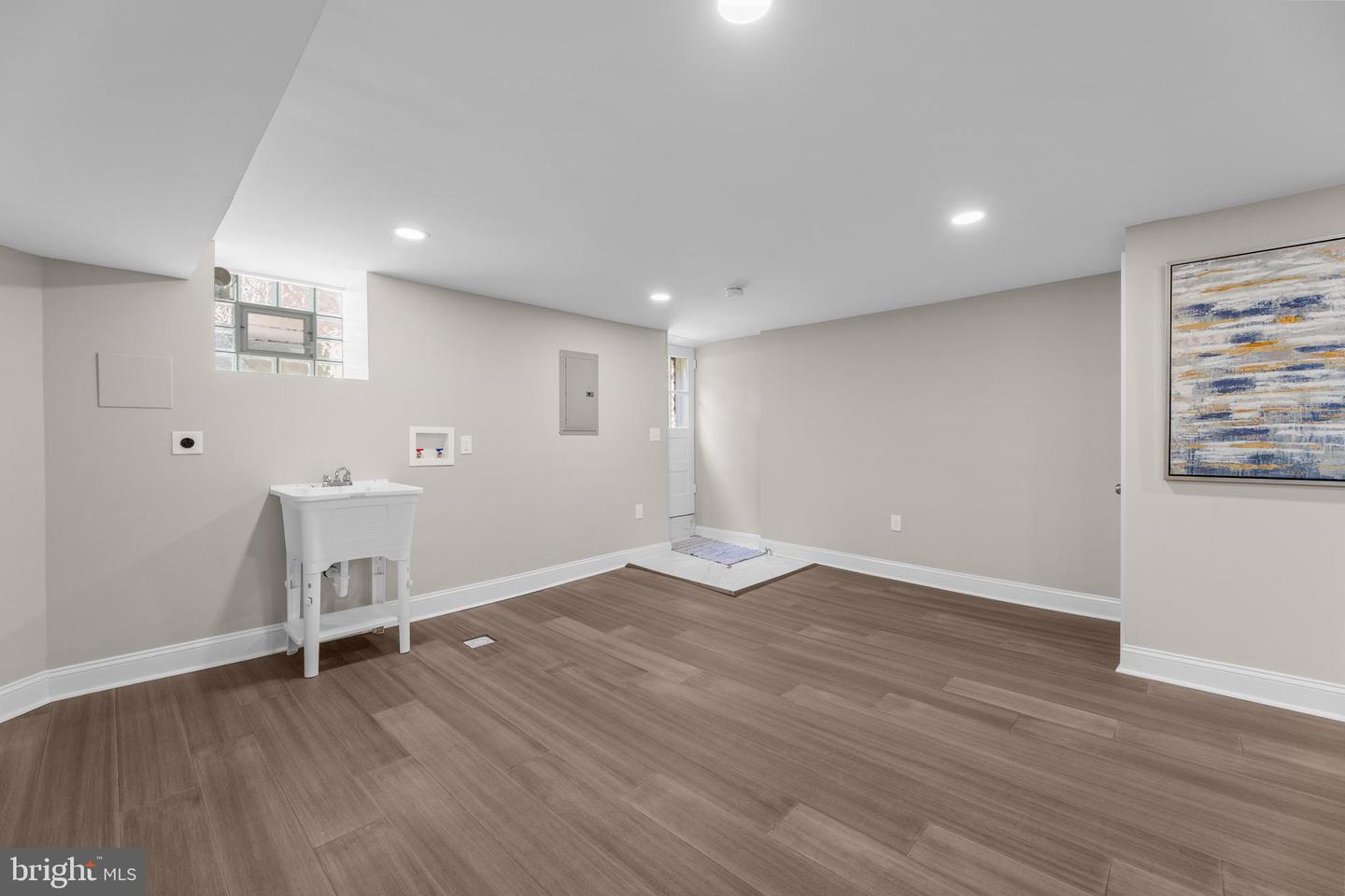 1023 E Haines St Property Photo 27