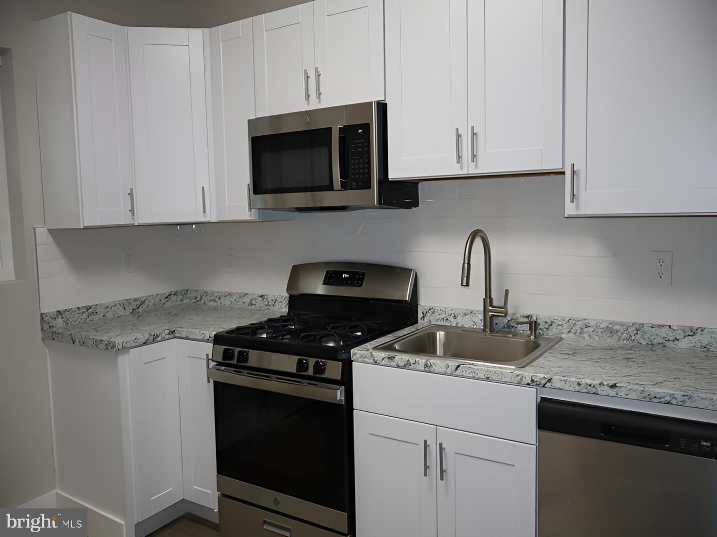 3336 N Hancock St Property Photo 12