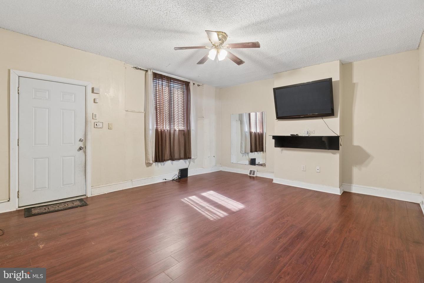1328 N Marston St Property Photo 7