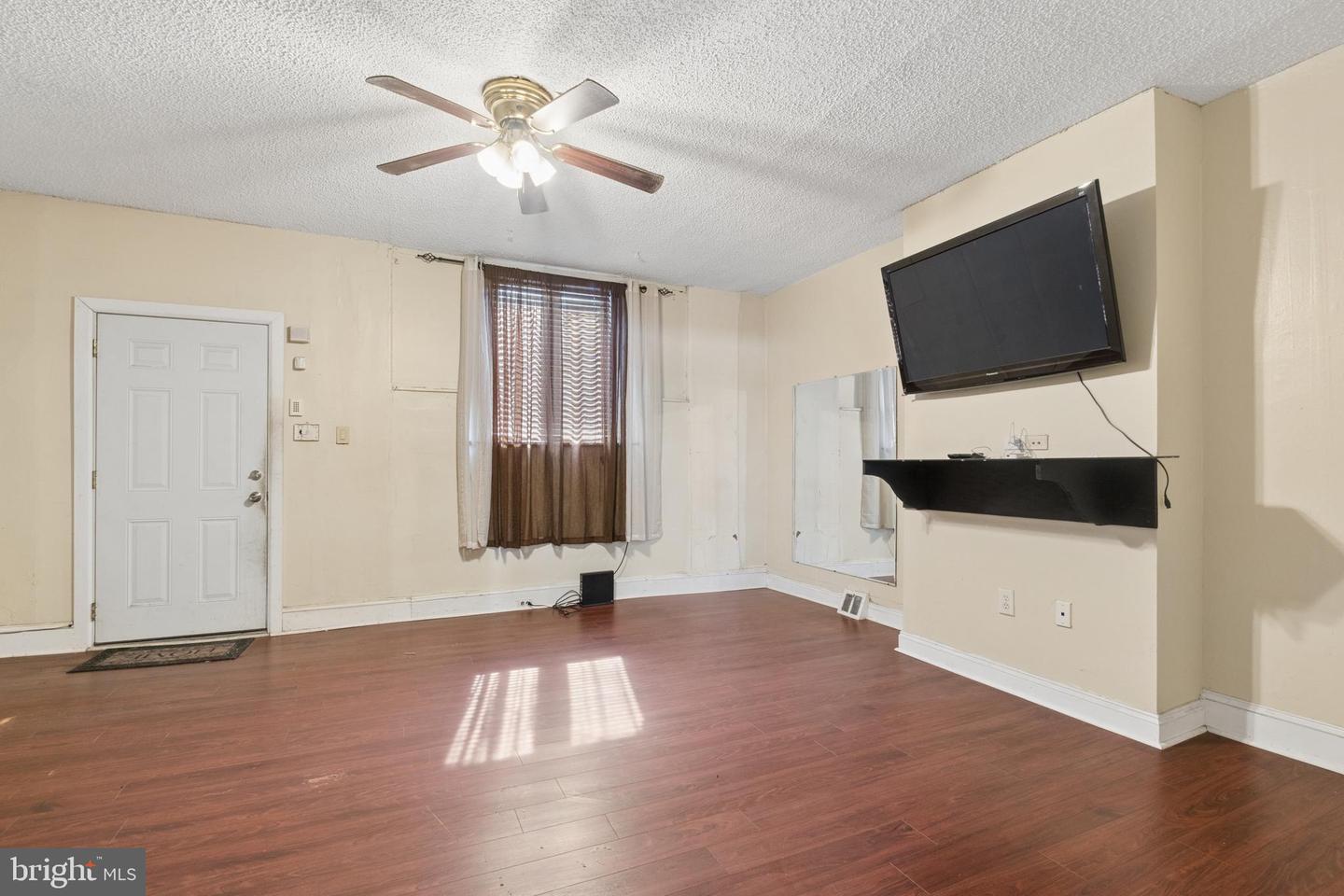 1328 N Marston St Property Photo 8
