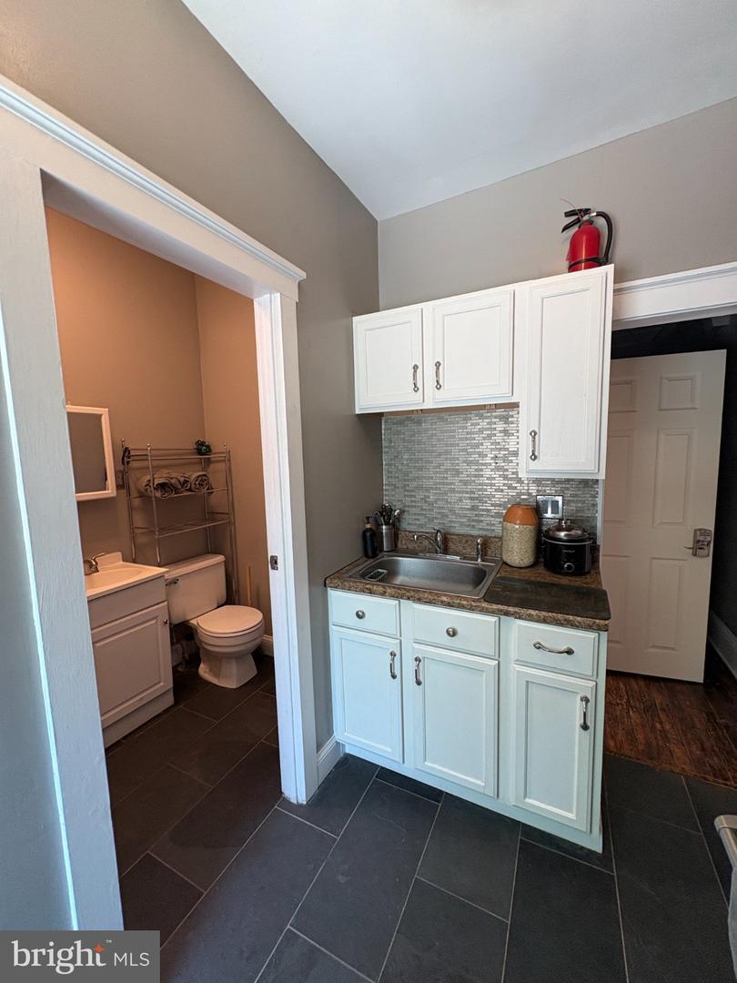 1126 S 47th St #4 Property Photo 8