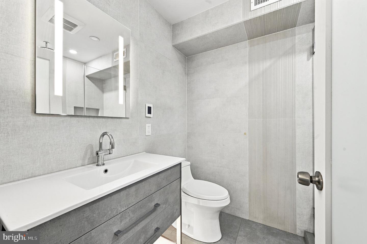1207 S Marshall St Property Photo 12