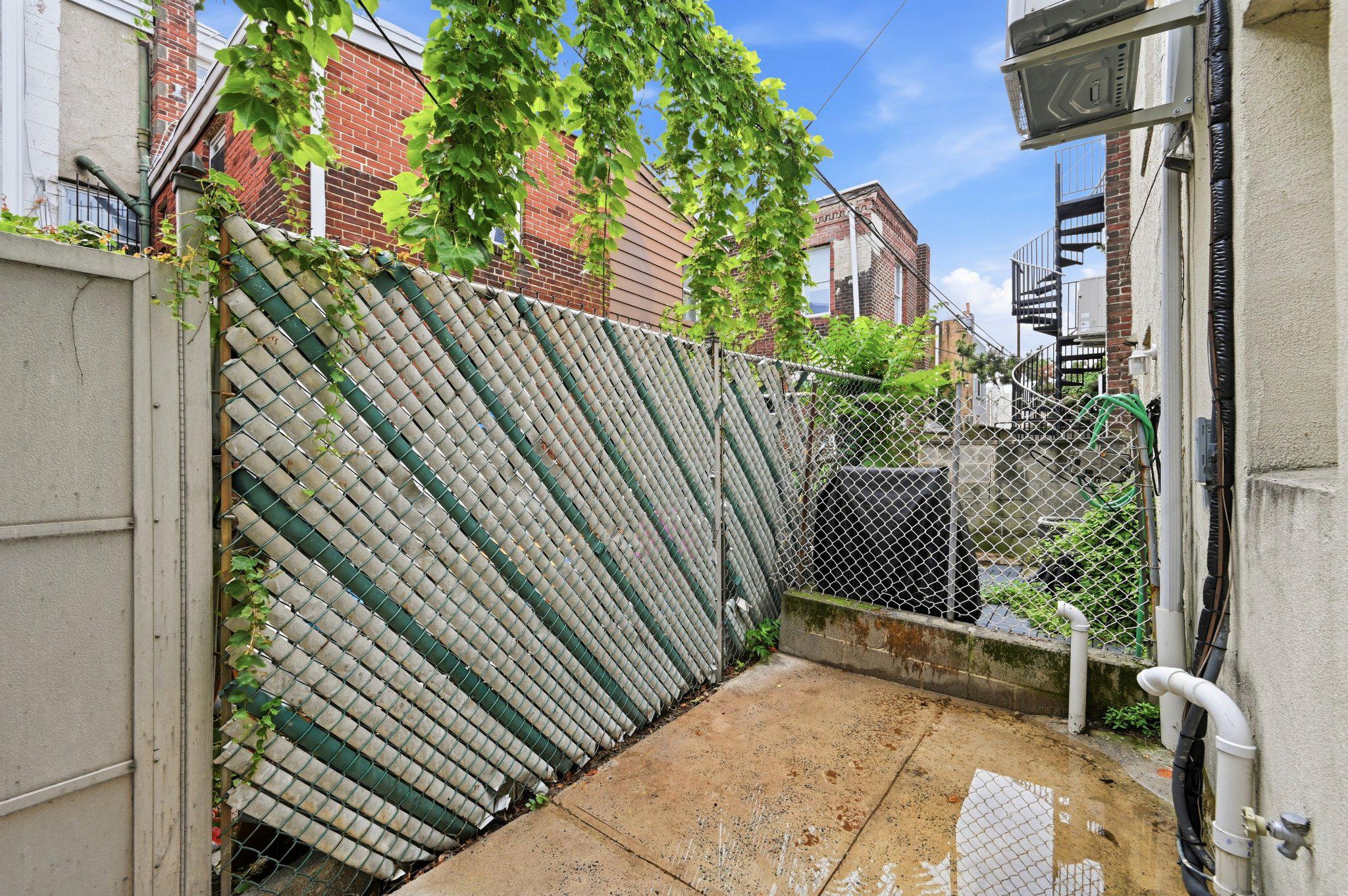 1207 S Marshall St Property Photo 14