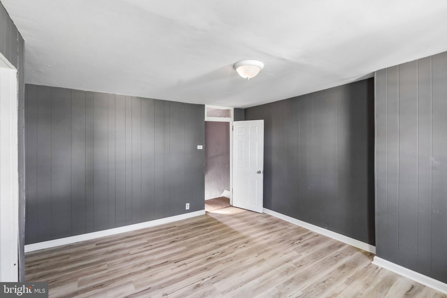 3428 Braddock St Property Photo 11