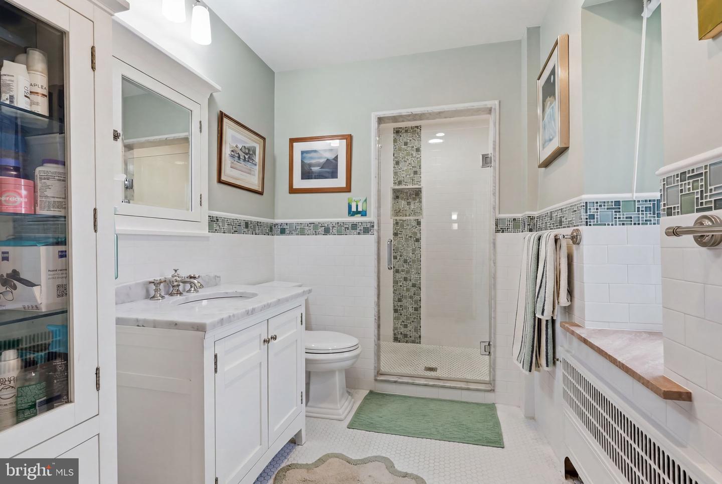 509 E Roumfort Rd Property Photo 44