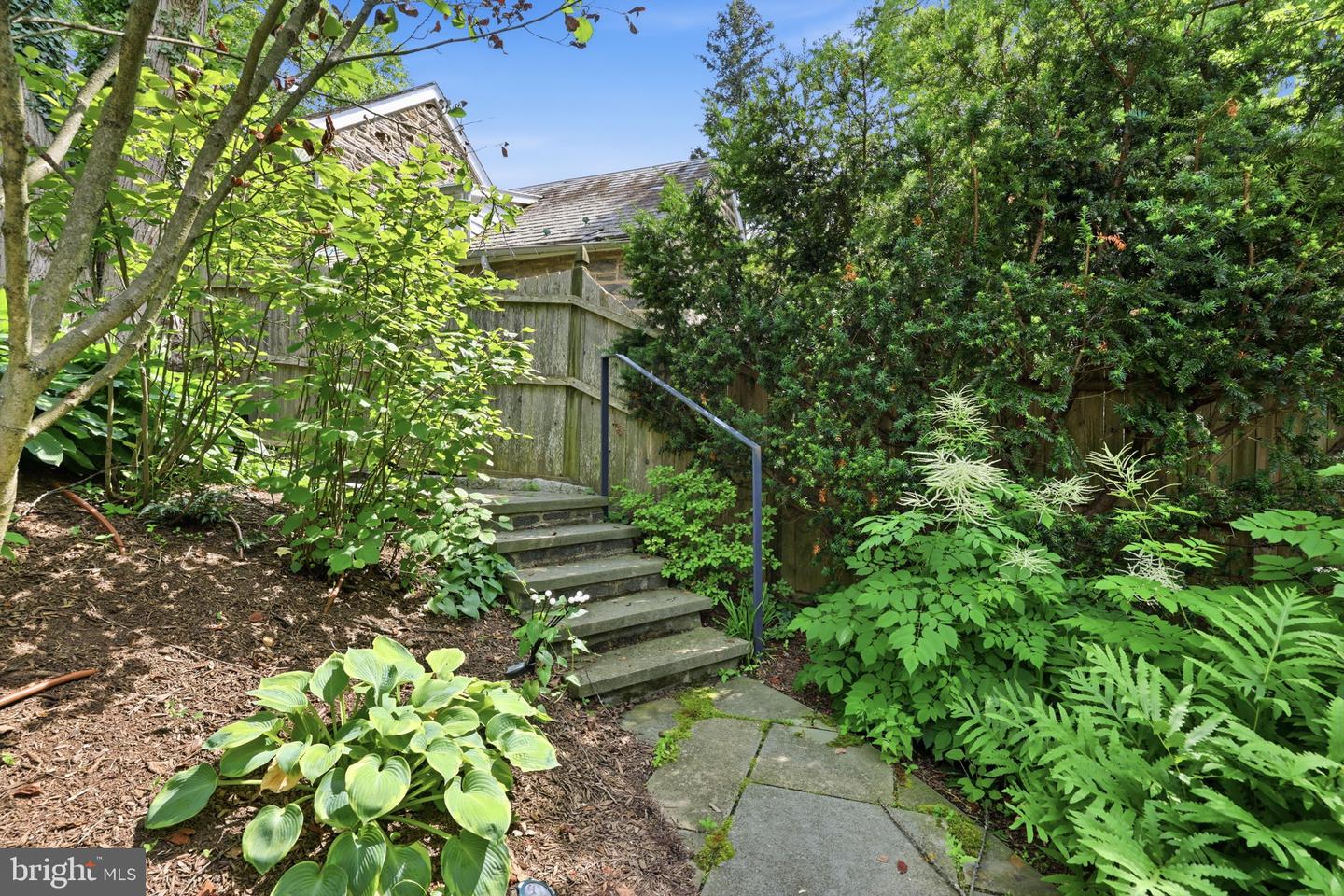 509 E Roumfort Rd Property Photo 69