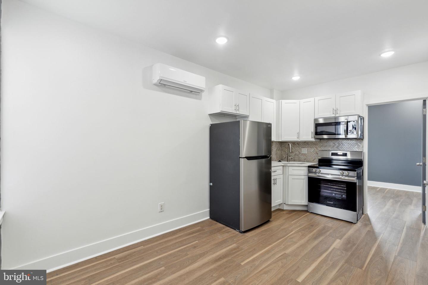 5212 Harlan St Property Photo 6