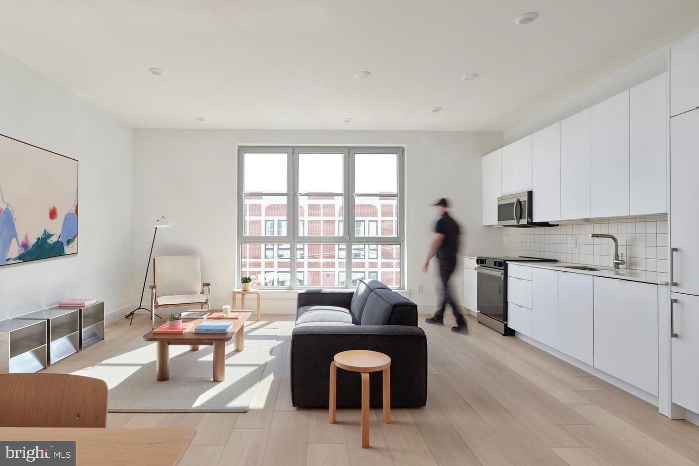 2406 Frankford Ave #6 Property Photo 2
