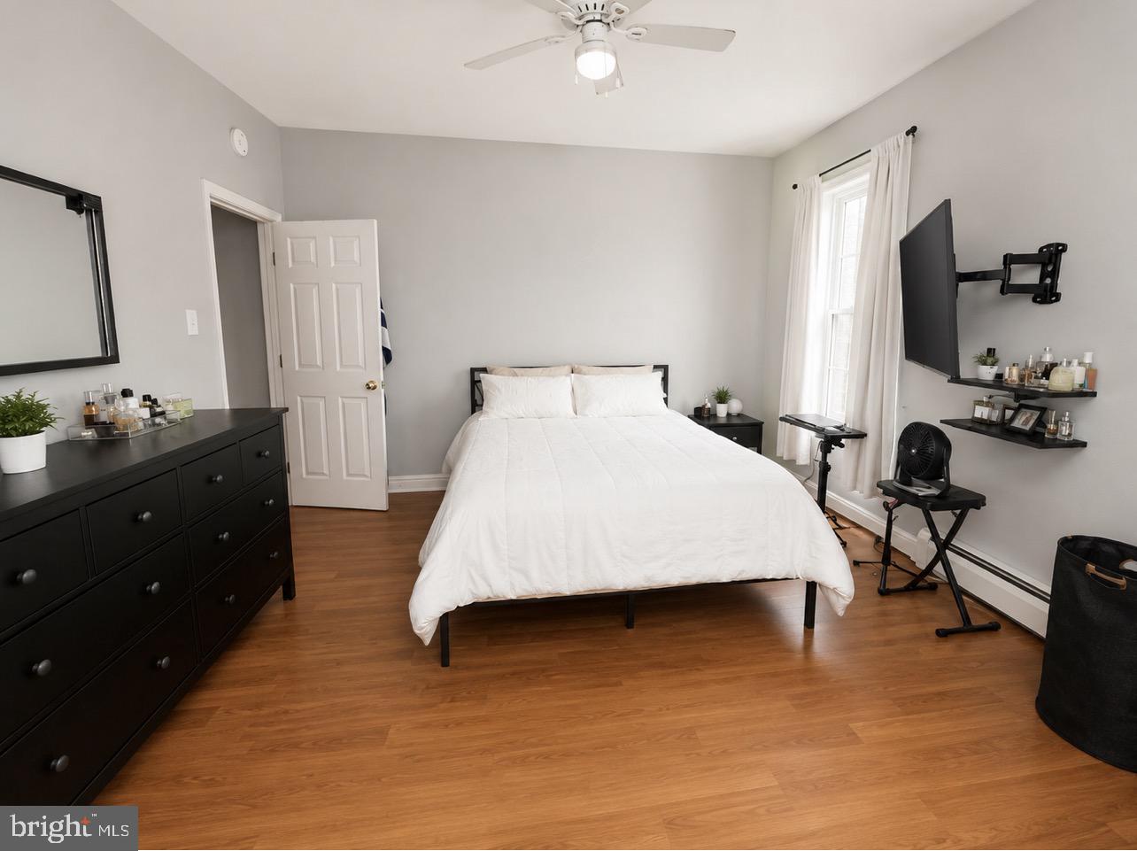 5228 Vine St Property Photo 4