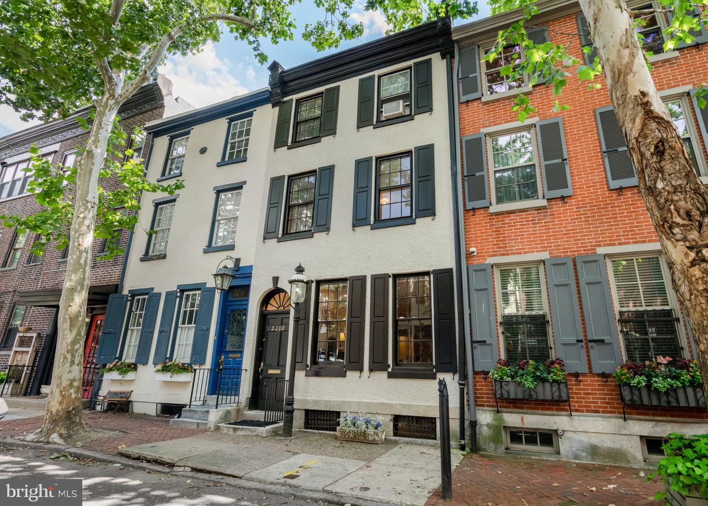 2208 RITTENHOUSE SQ Property Photo 1