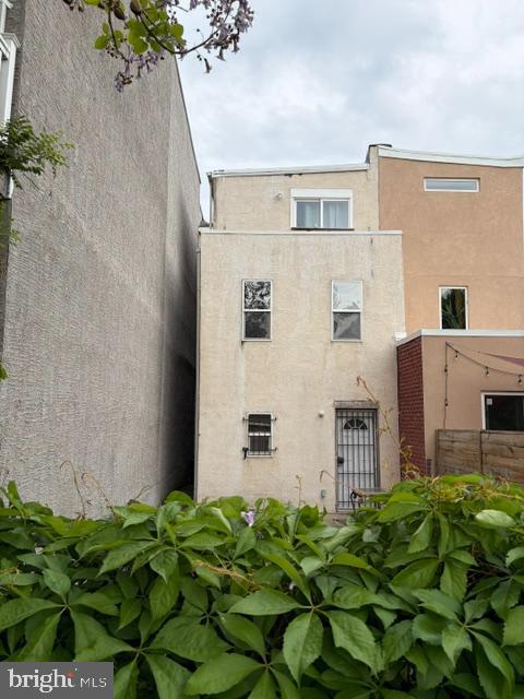 1020 Fairmount Ave Property Photo 2
