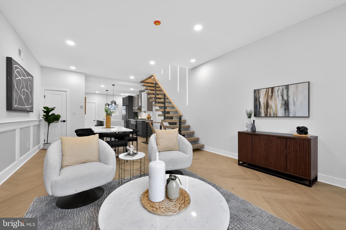 2016 S 10th St Property Photo 1