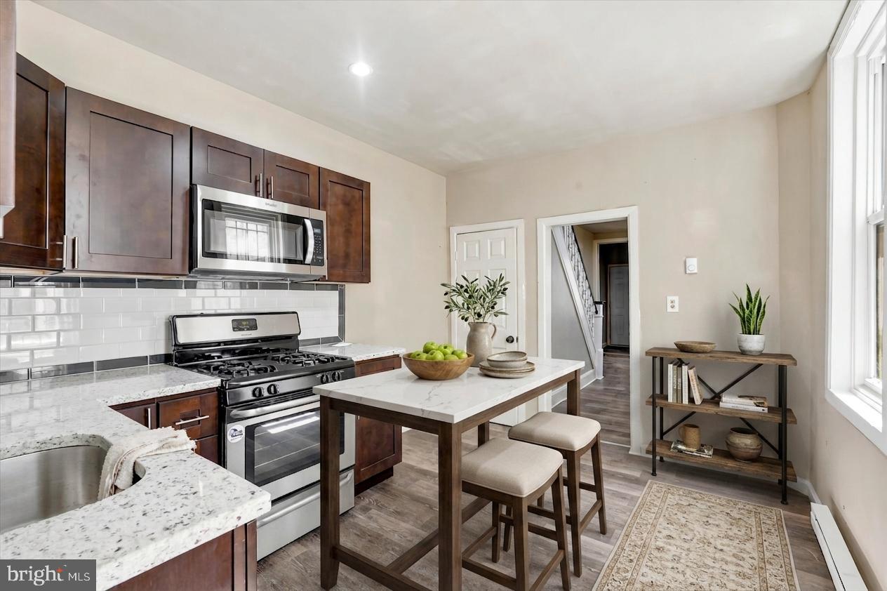 3114 Custer St Property Photo 4