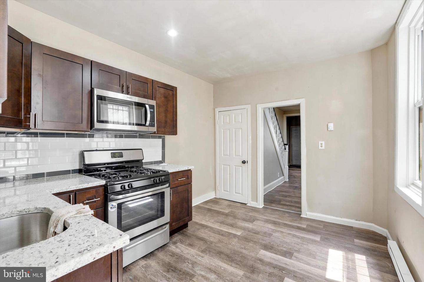 3114 Custer St Property Photo 5