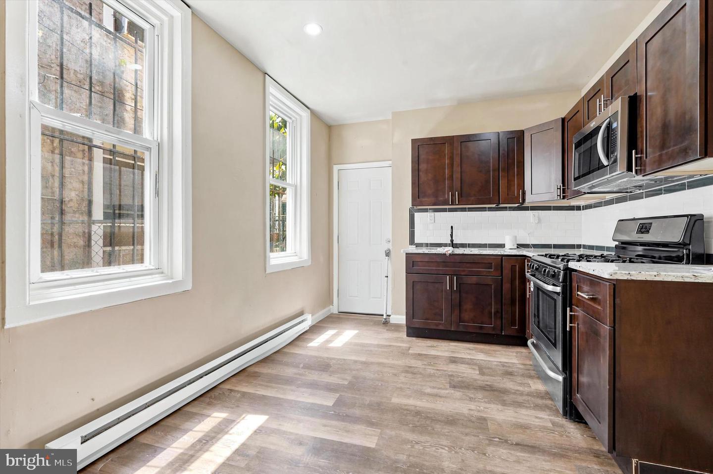 3114 Custer St Property Photo 6