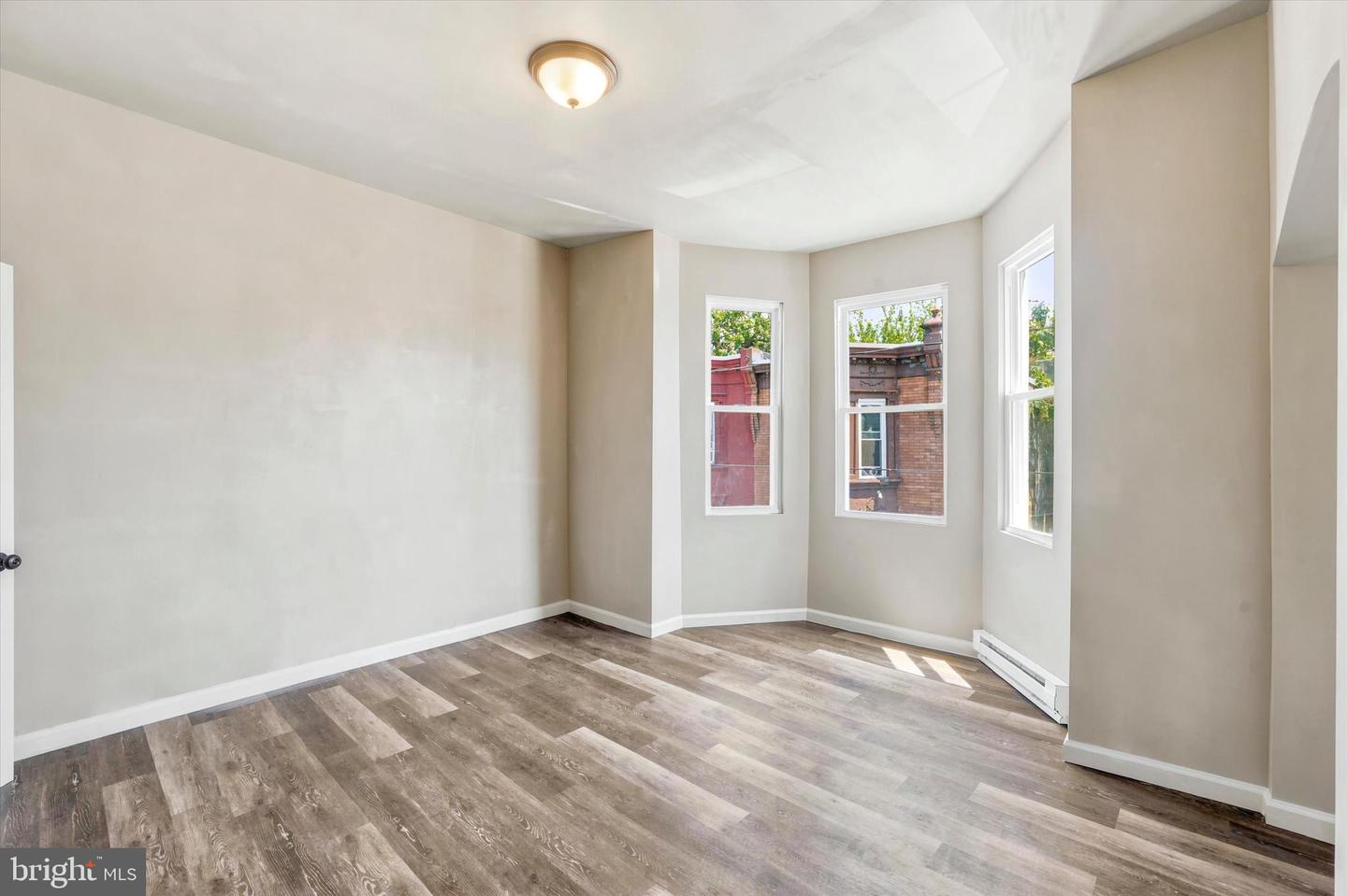 3114 Custer St Property Photo 8