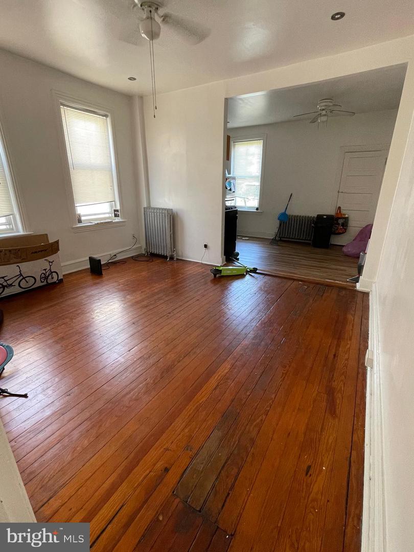 5407 Walnut St Property Photo 2