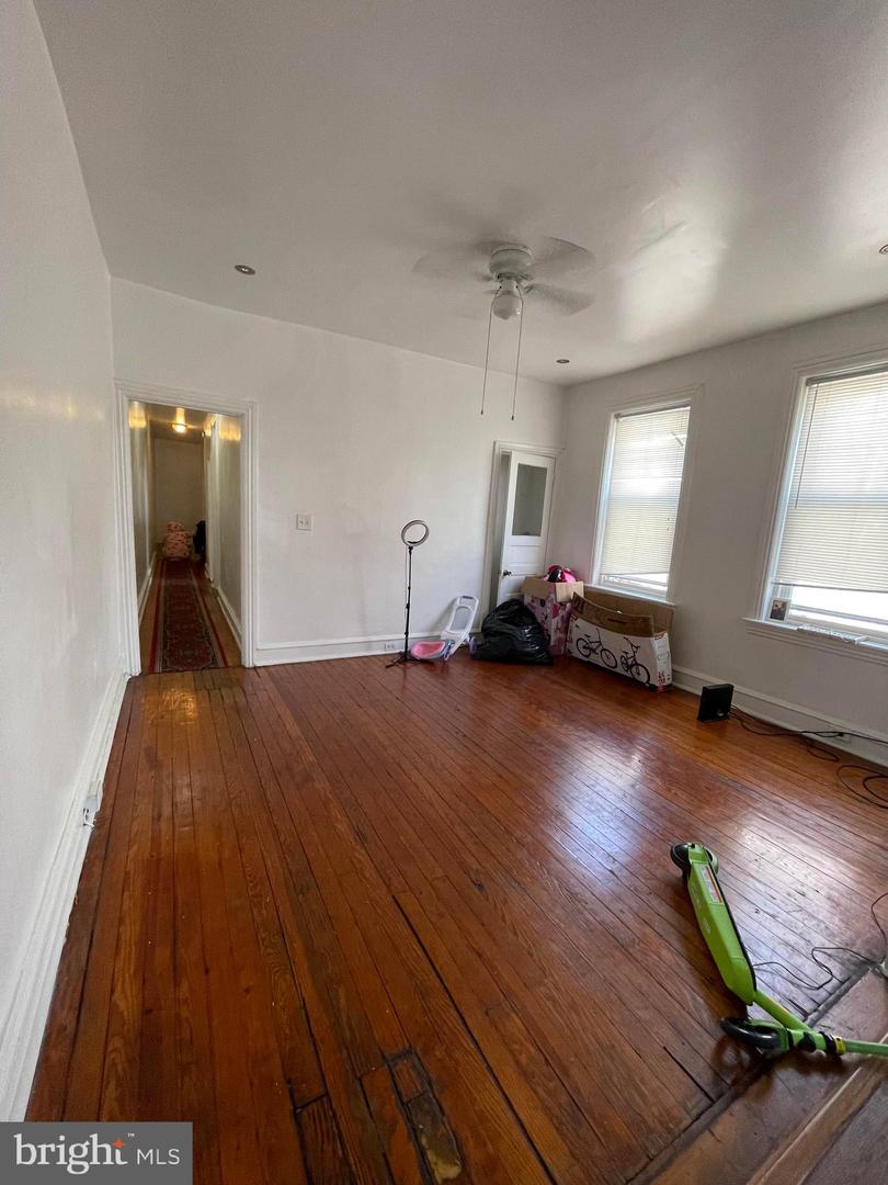 5407 Walnut St Property Photo 3