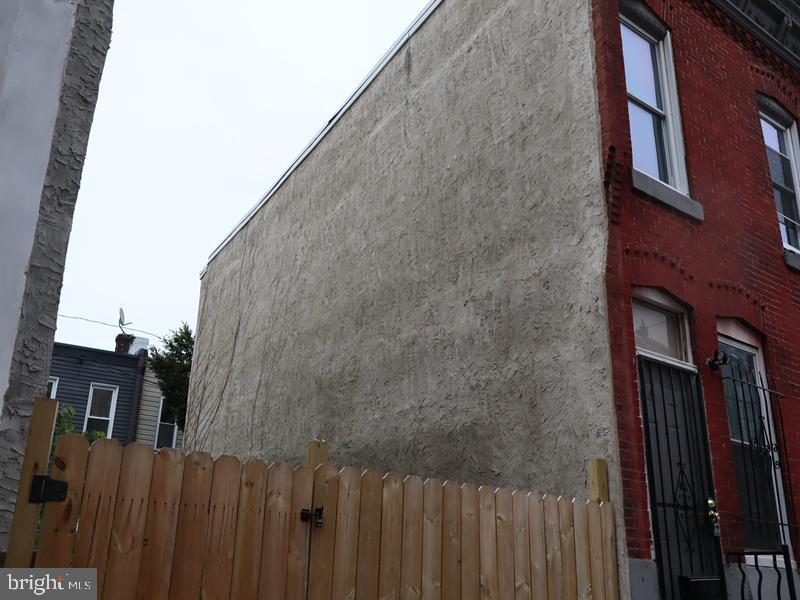 2659 N Chadwick St Property Photo 5