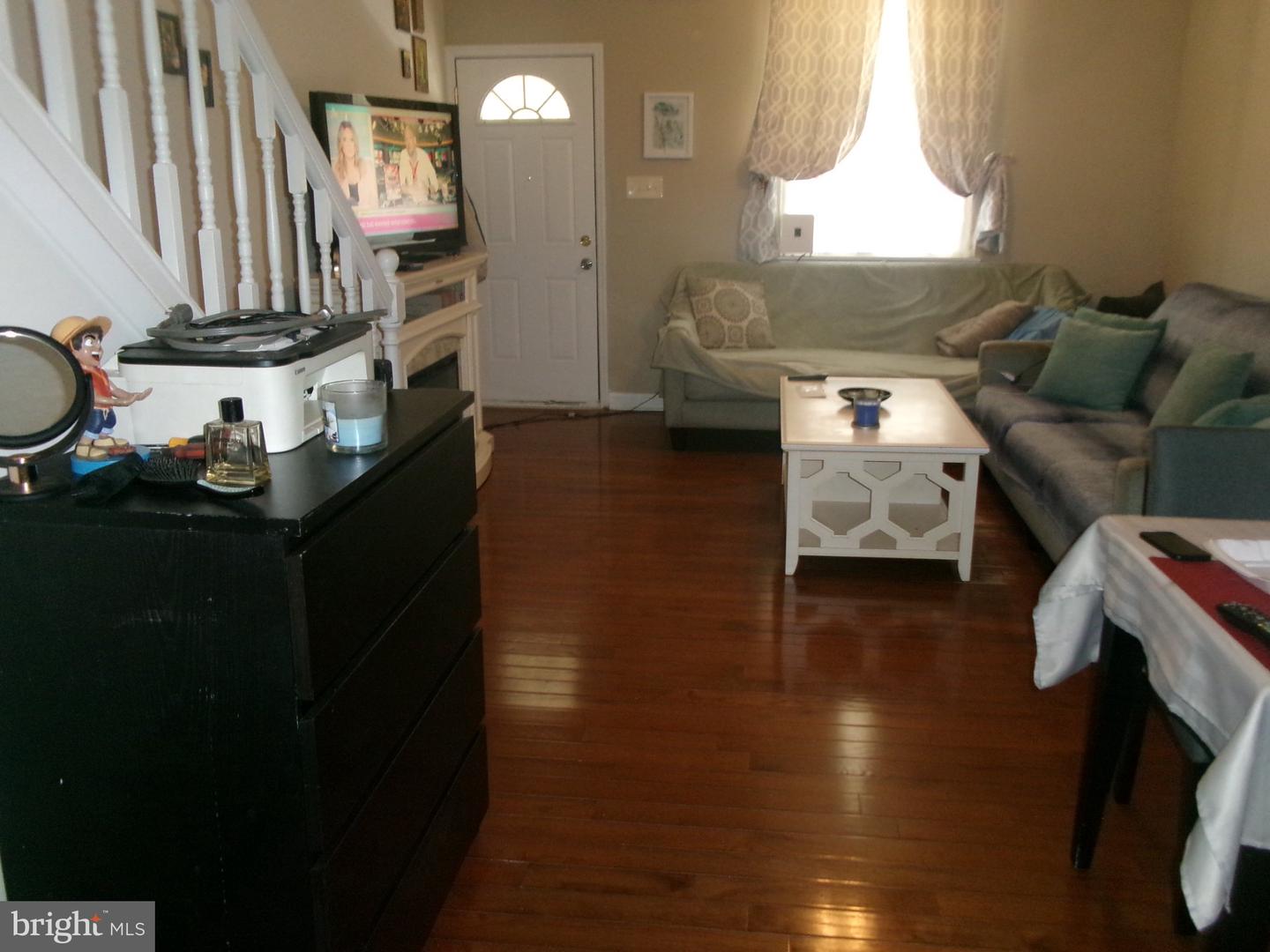 3298 Miller St Property Photo 4