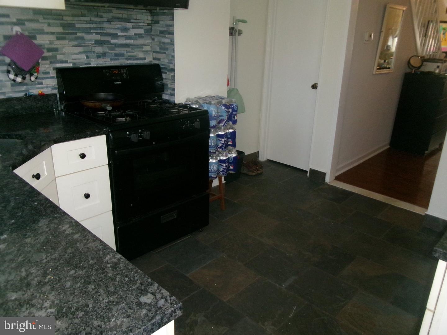 3298 Miller St Property Photo 8