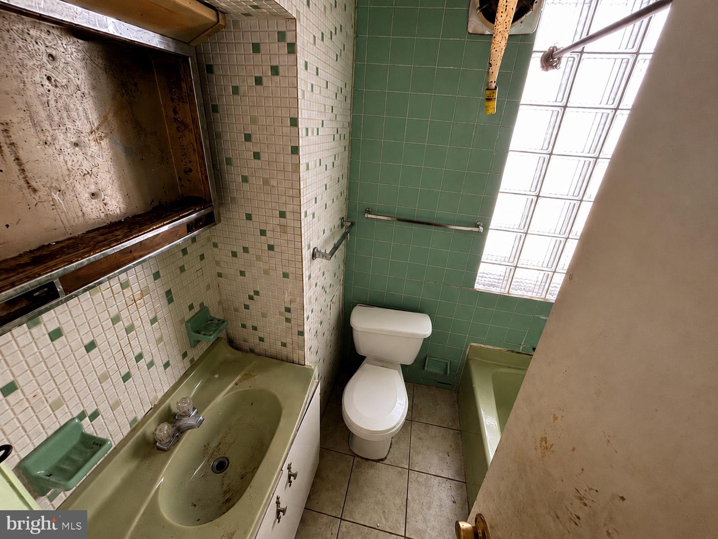 2517 N Gratz St Property Photo 10
