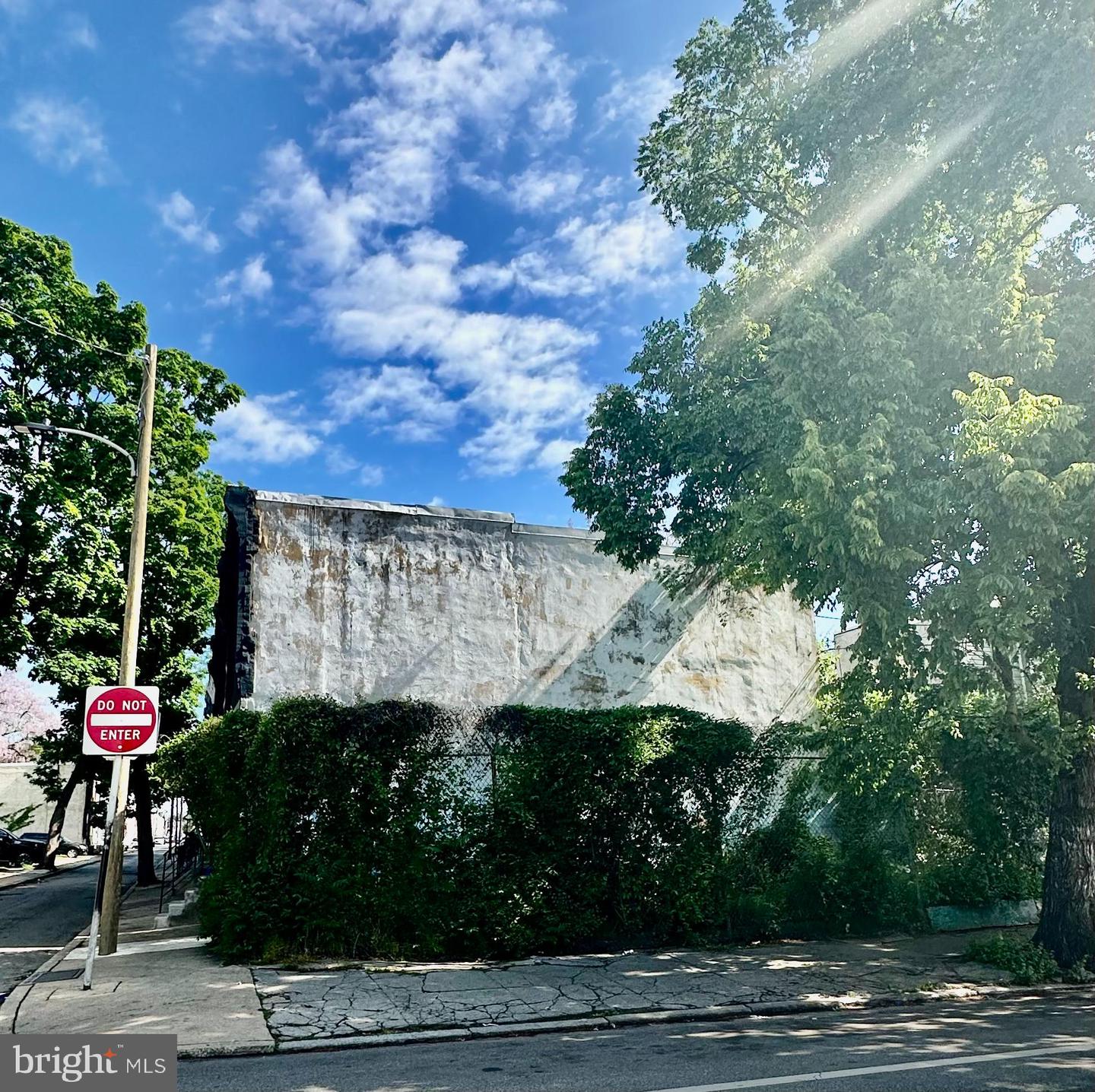 2301 N Cleveland St Property Photo 3