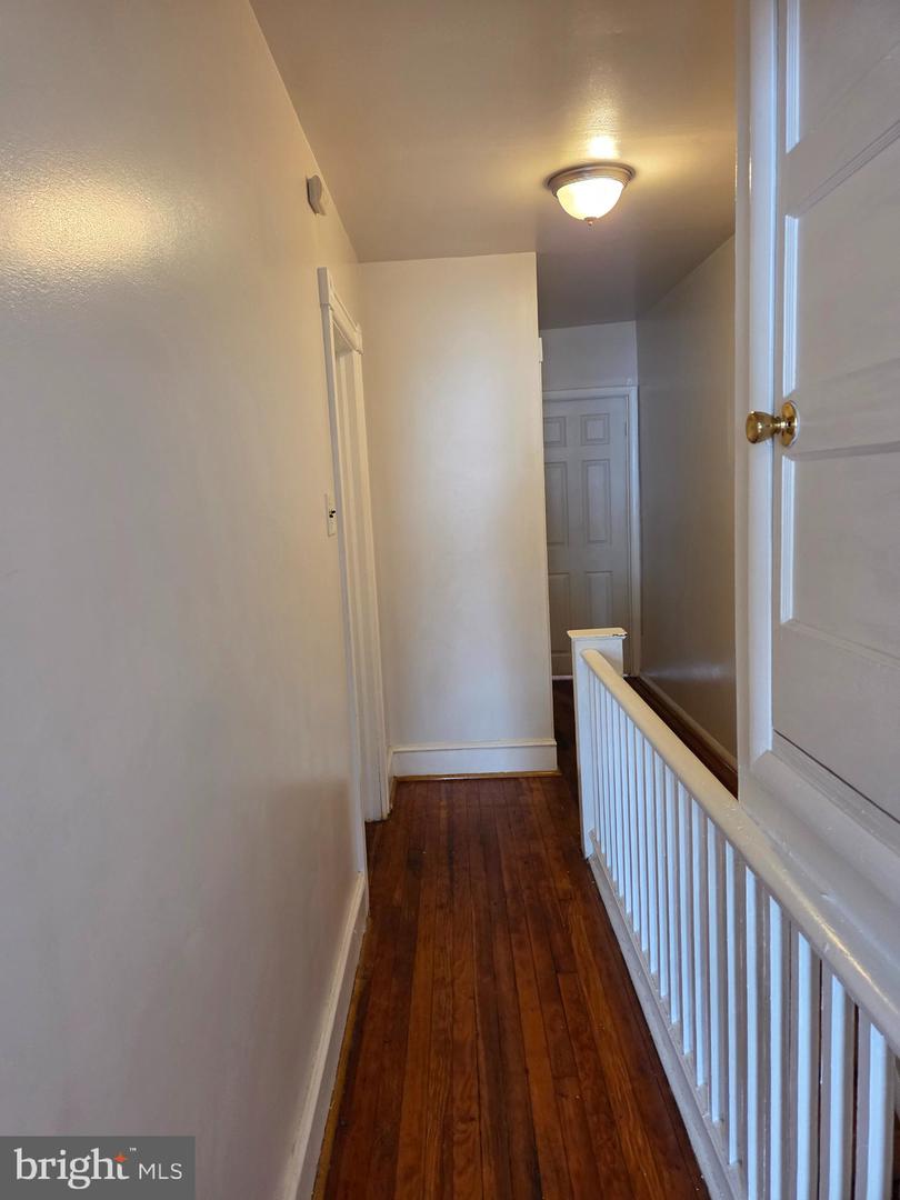 4013 Creston St Property Photo 6