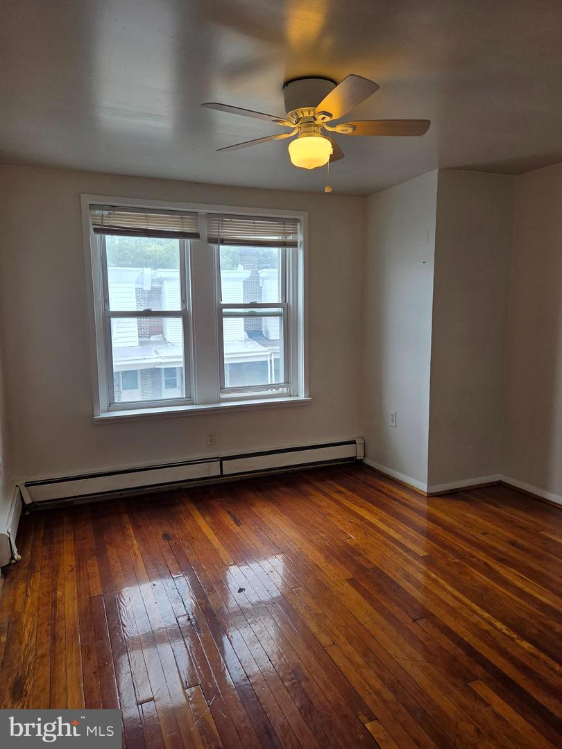 4013 Creston St Property Photo 7
