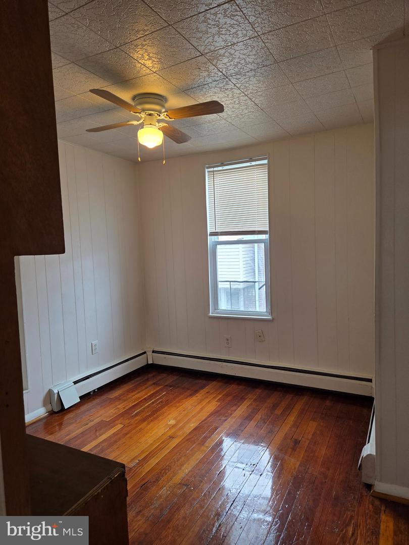 4013 Creston St Property Photo 8