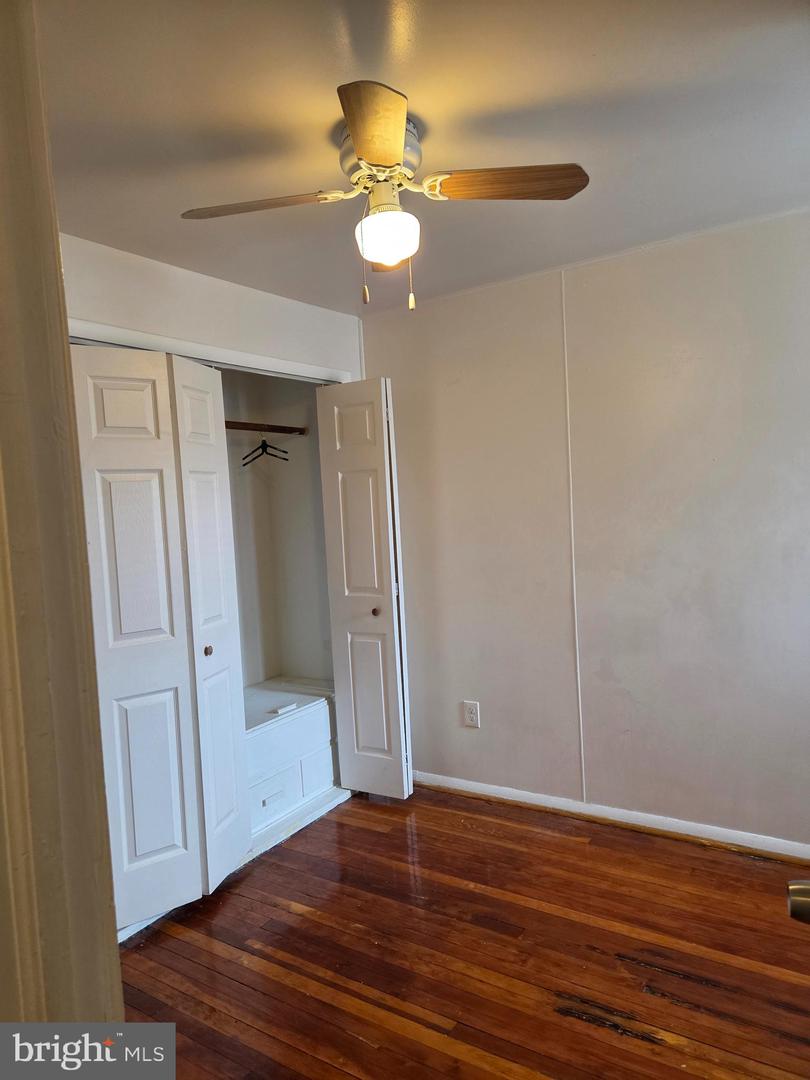 4013 Creston St Property Photo 9