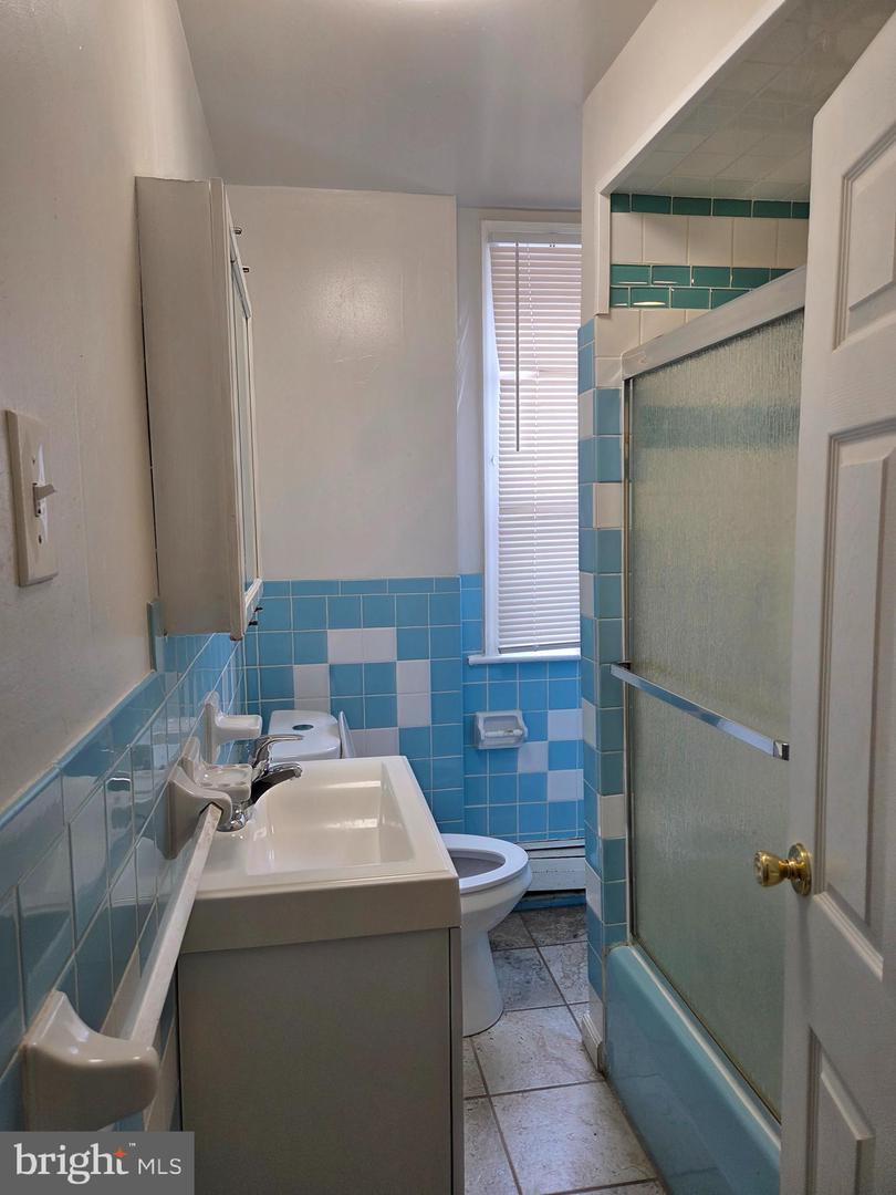 4013 Creston St Property Photo 10