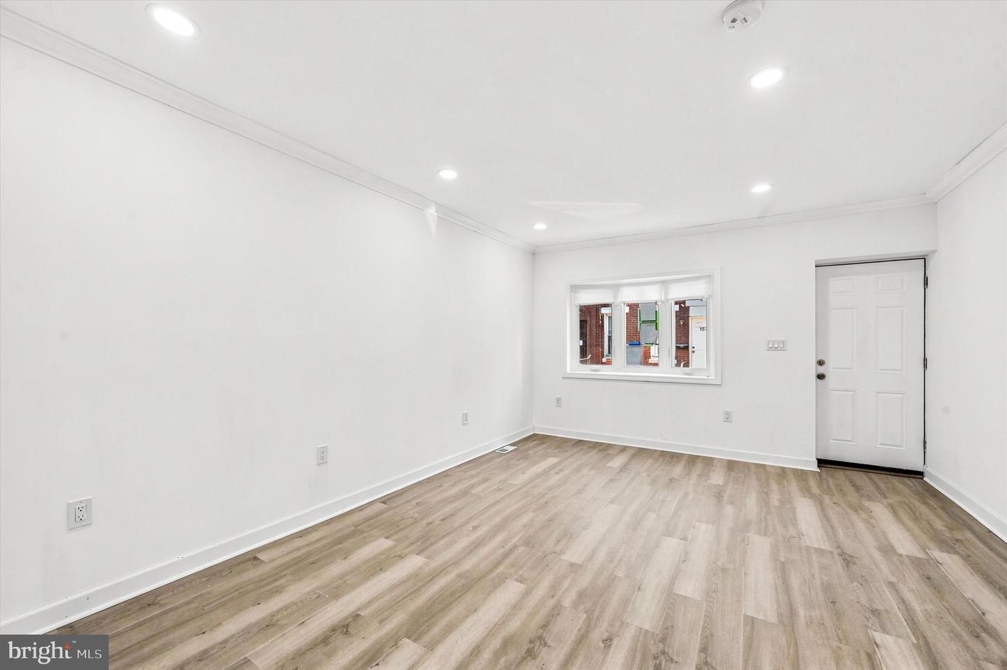 1031 Winton St Property Photo 3