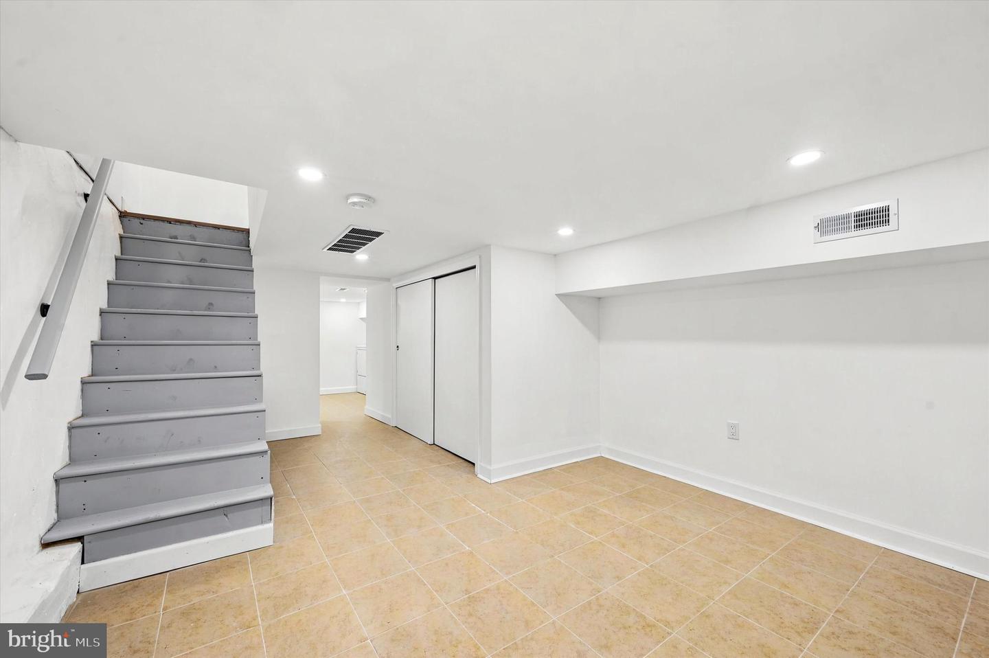 1031 Winton St Property Photo 14