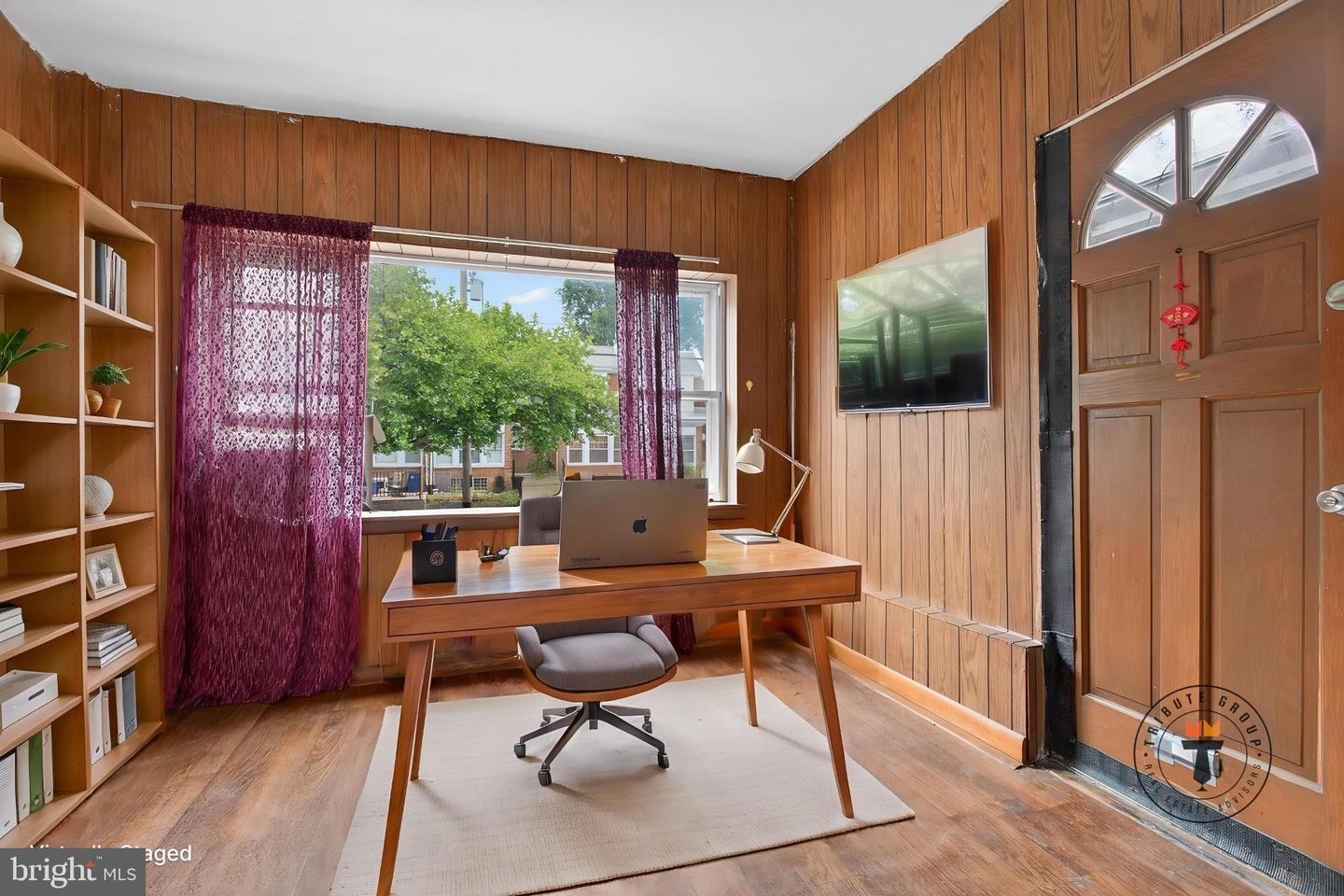 5341 Large St Property Photo 2