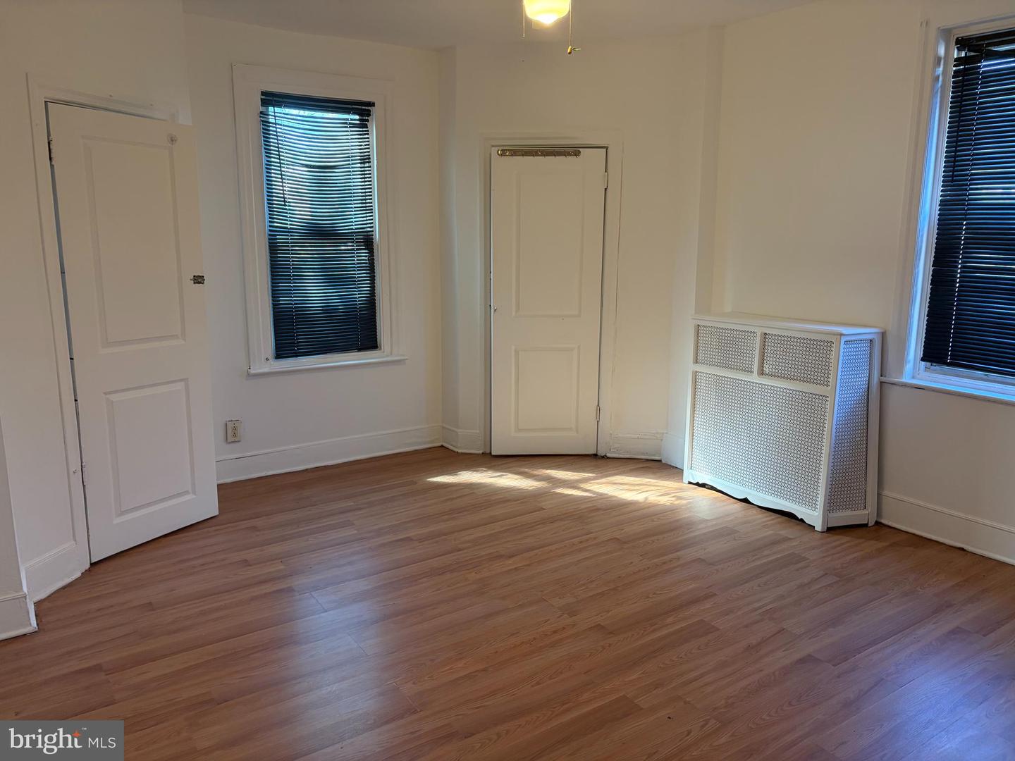 7058 Saybrook Ave Property Photo 4