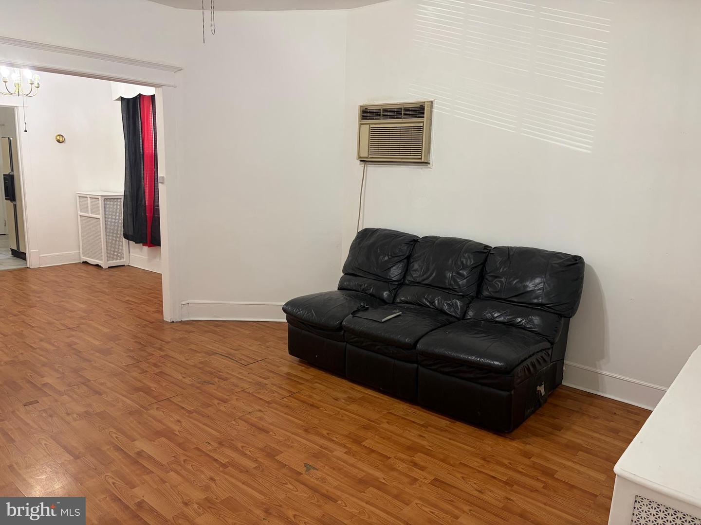 7058 Saybrook Ave Property Photo 8