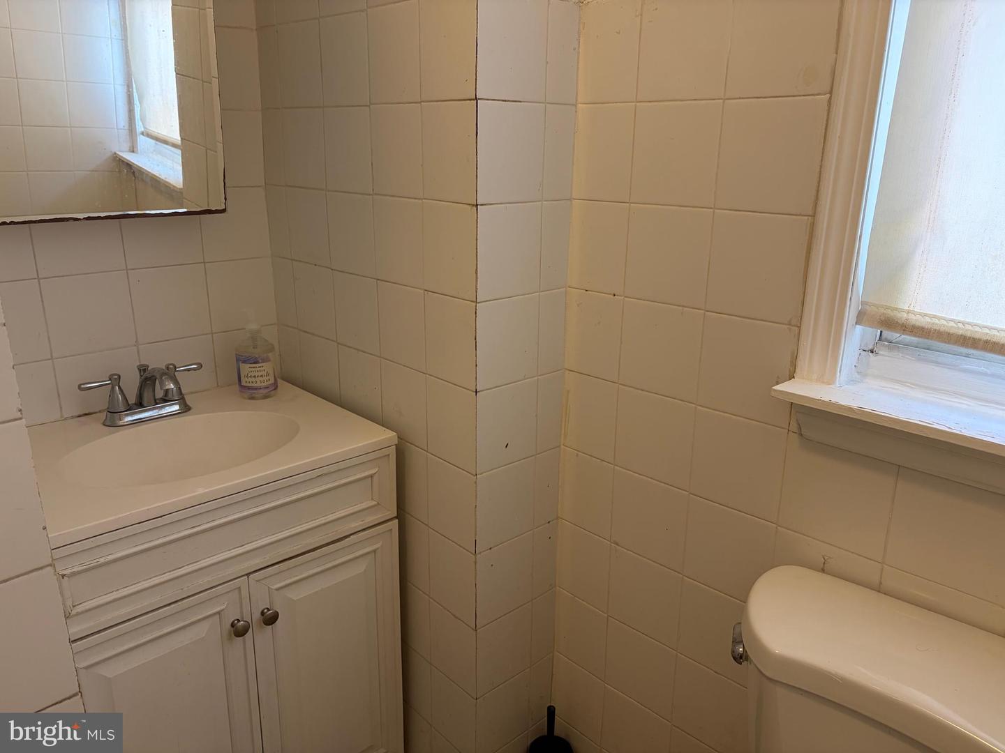 7058 Saybrook Ave Property Photo 17