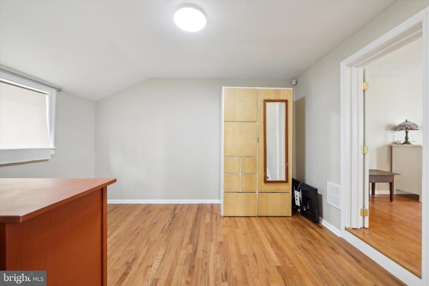 933 League St Property Photo 11