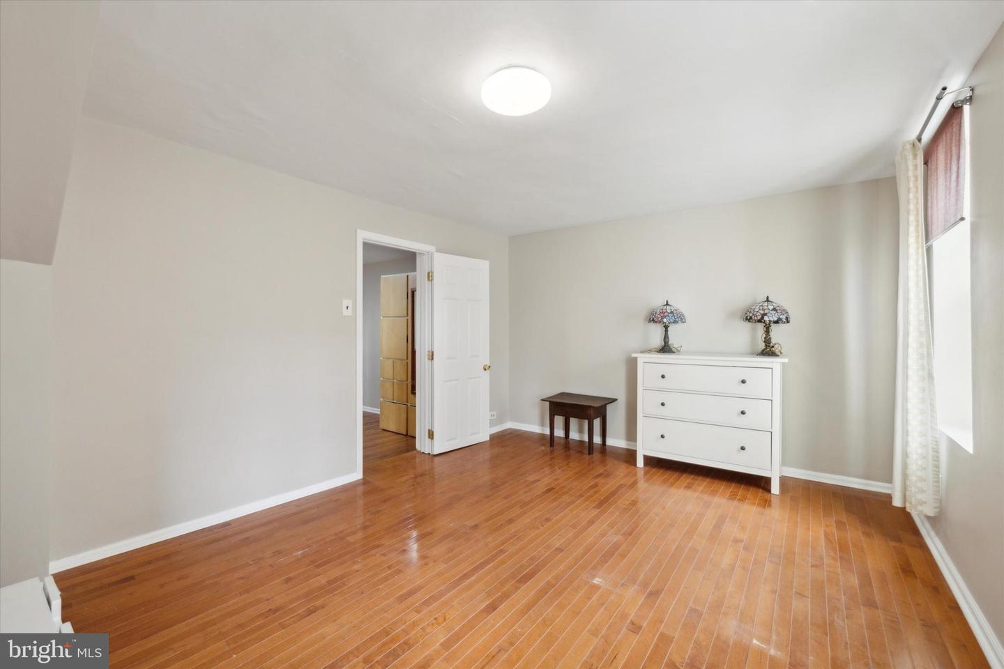 933 League St Property Photo 12