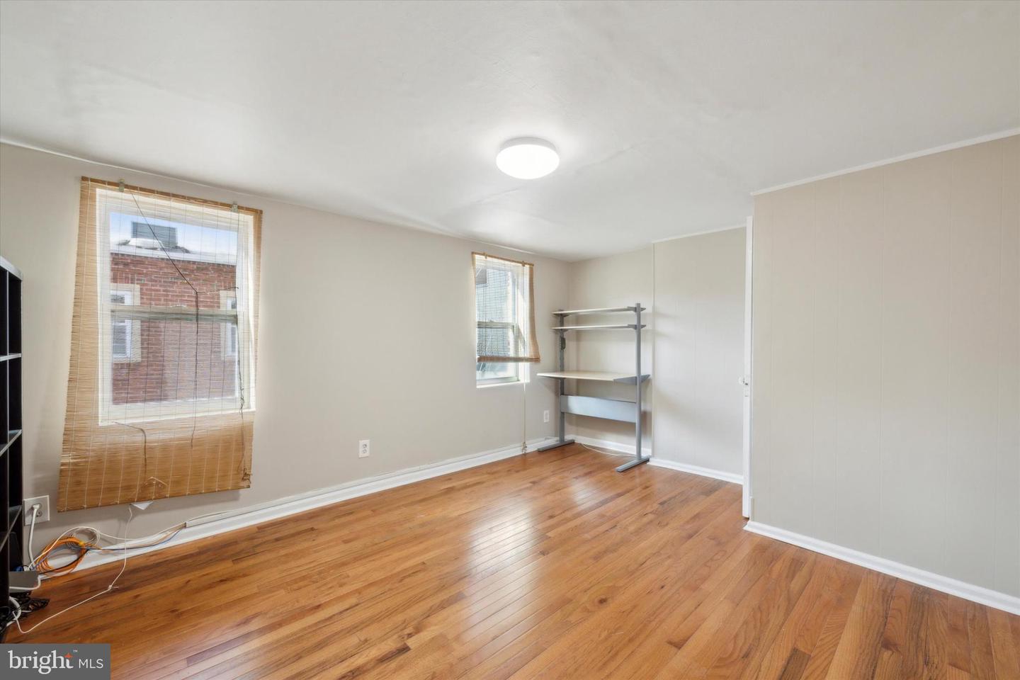 933 League St Property Photo 14