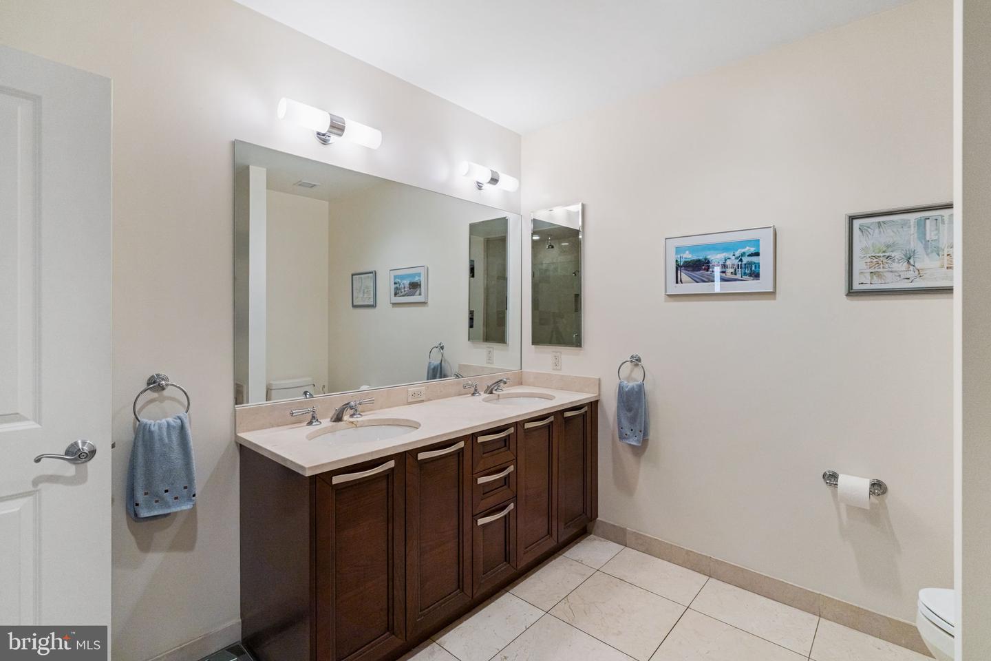 50 S 16th St #4210 Property Photo 18