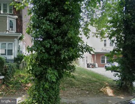 1911 W Erie Ave Property Photo 1