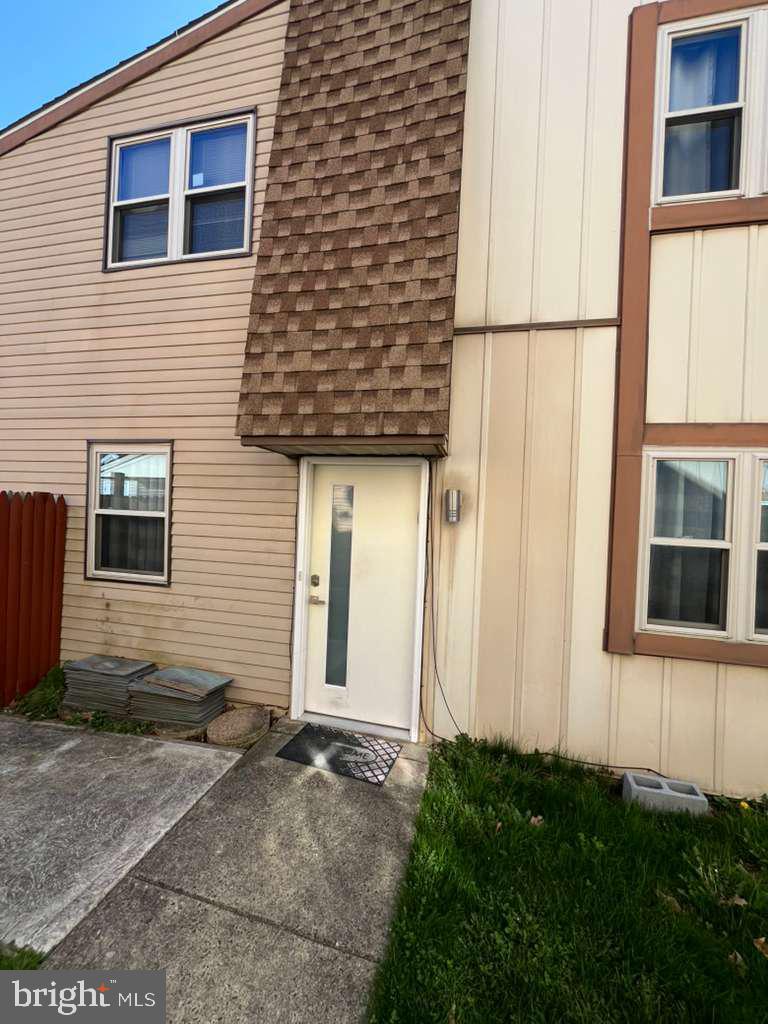 10215 Murty Ln Property Photo 2