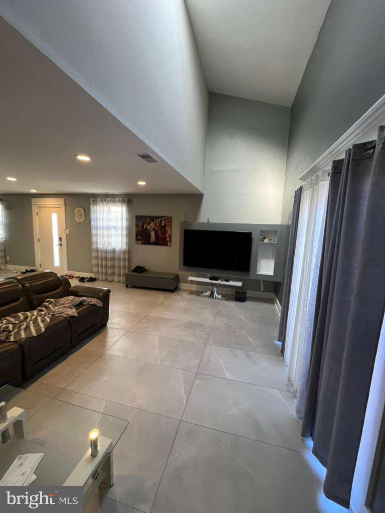 10215 Murty Ln Property Photo 4