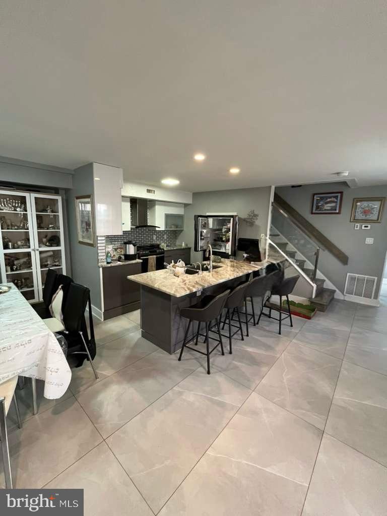 10215 Murty Ln Property Photo 6